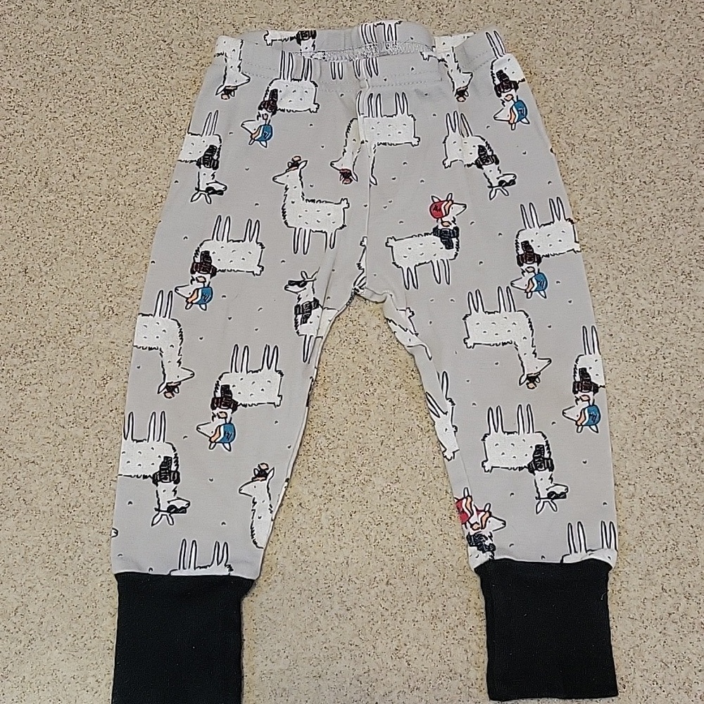 OshKosh B'gosh Pajama 2 Pc Set Gray With Llamas Size 12 Months - Picture 7 of 9